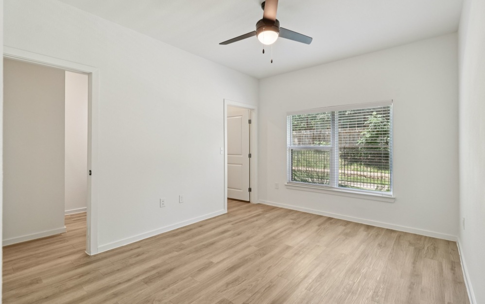 B2G - 2 bedroom floorplan layout with 2 bathrooms and 1131 square feet (Bedroom
)